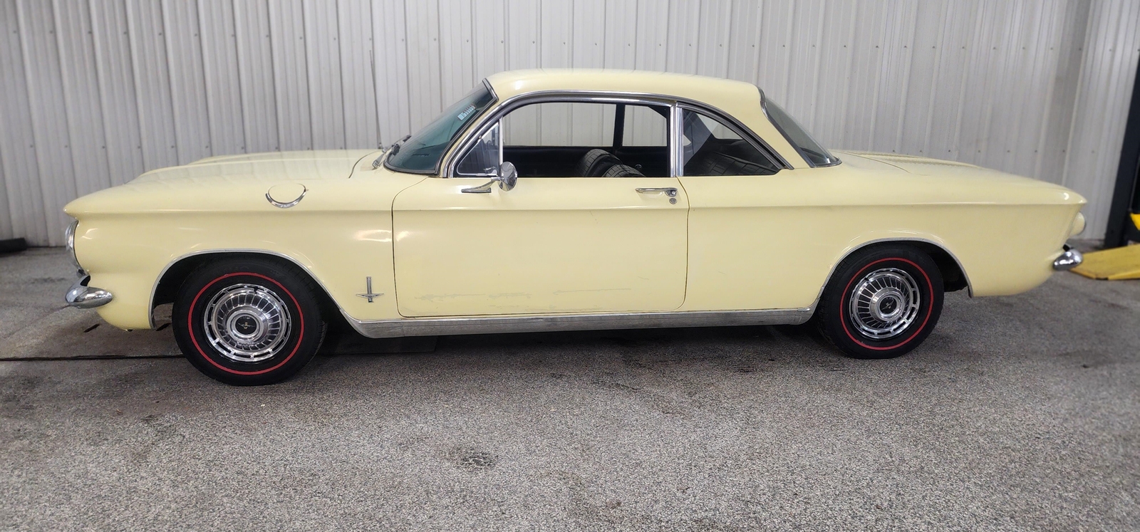 Chevrolet-Corvair-1964-coupe-1