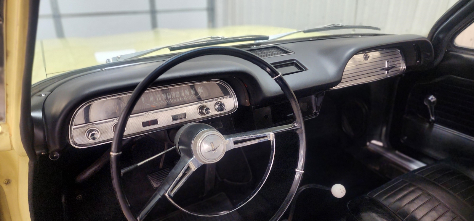 Chevrolet-Corvair-1964-coupe-26