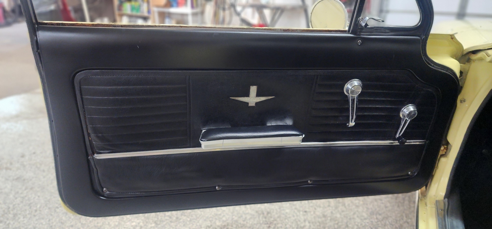 Chevrolet-Corvair-1964-coupe-28