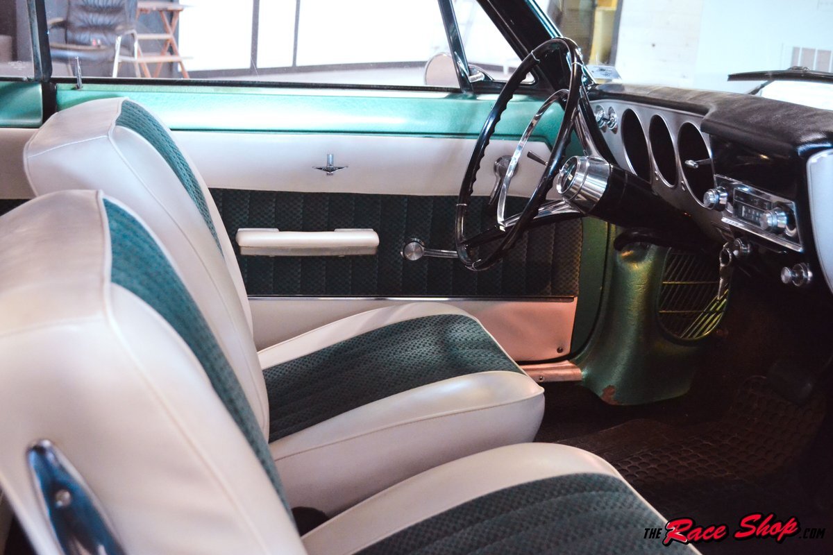 Chevrolet-Corvair-1965-Convertible-10