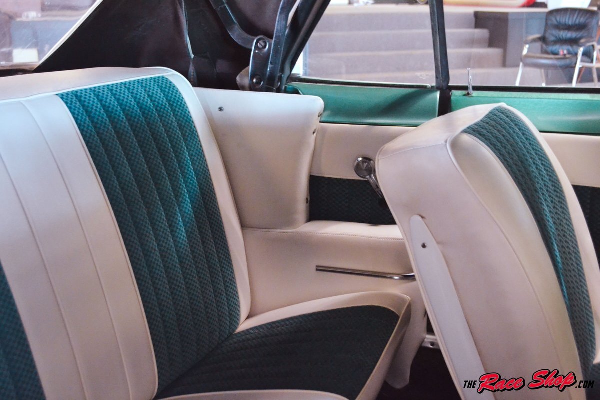 Chevrolet-Corvair-1965-Convertible-11