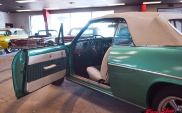 Chevrolet-Corvair-1965-Convertible-15