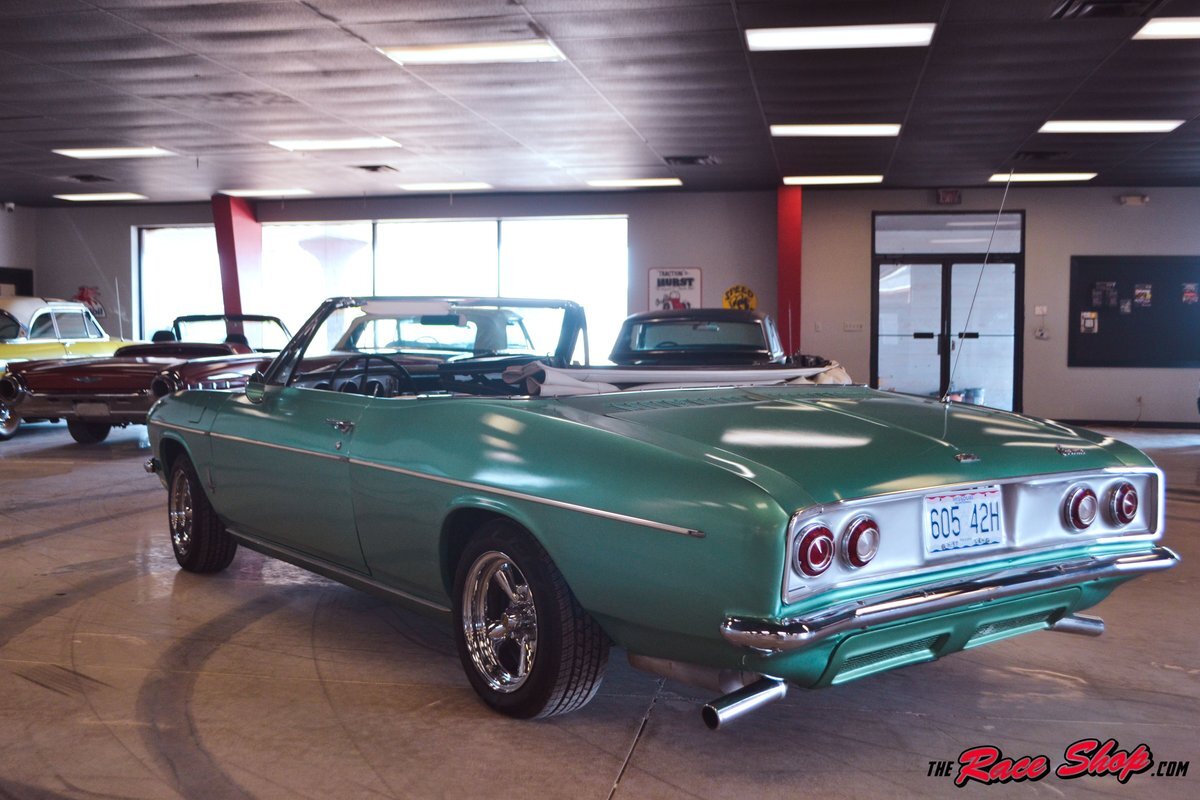 Chevrolet-Corvair-1965-Convertible-16