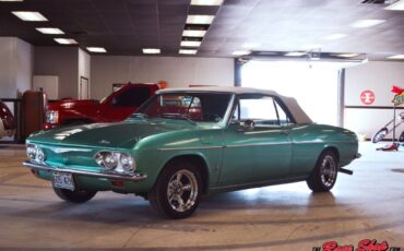 Chevrolet-Corvair-1965-Convertible-2