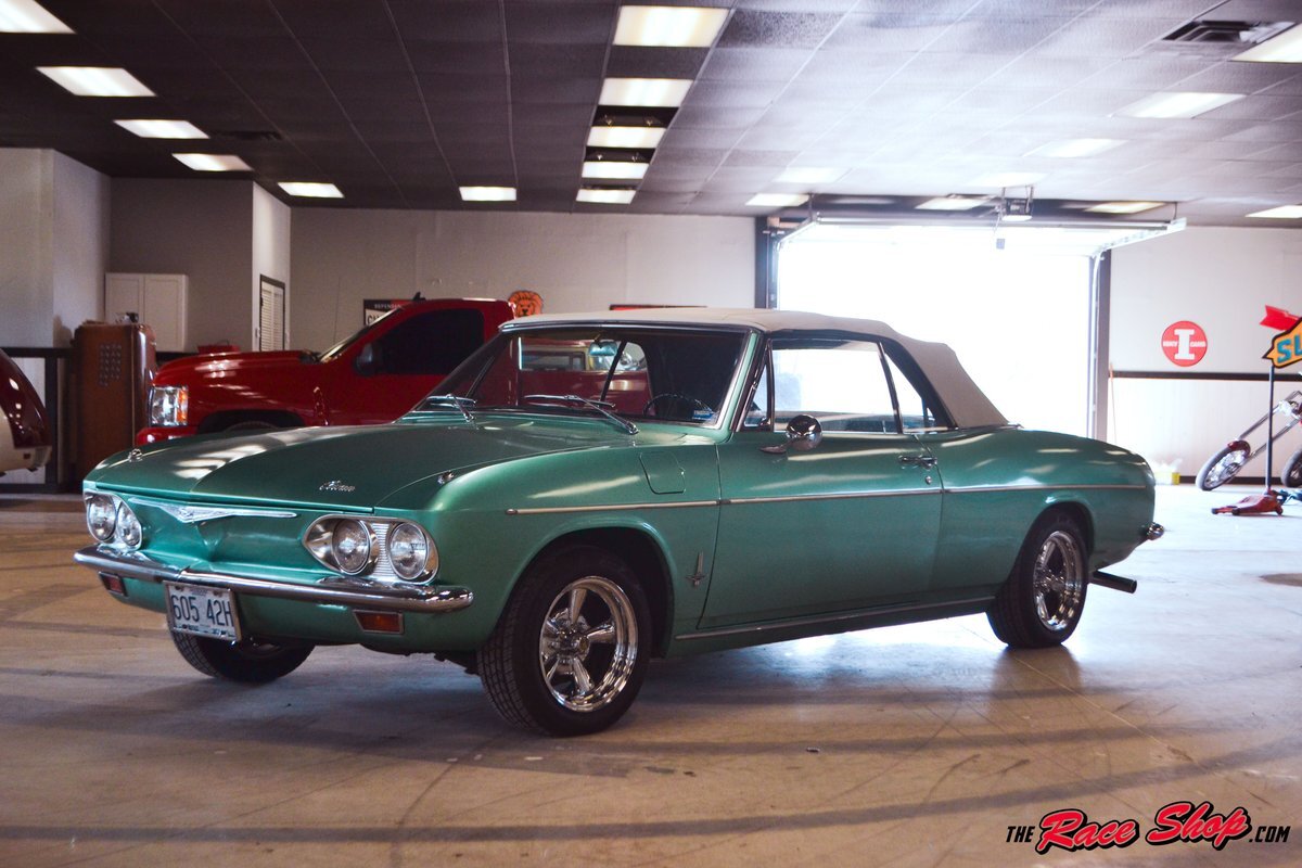 Chevrolet-Corvair-1965-Convertible-2