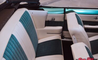 Chevrolet-Corvair-1965-Convertible-22