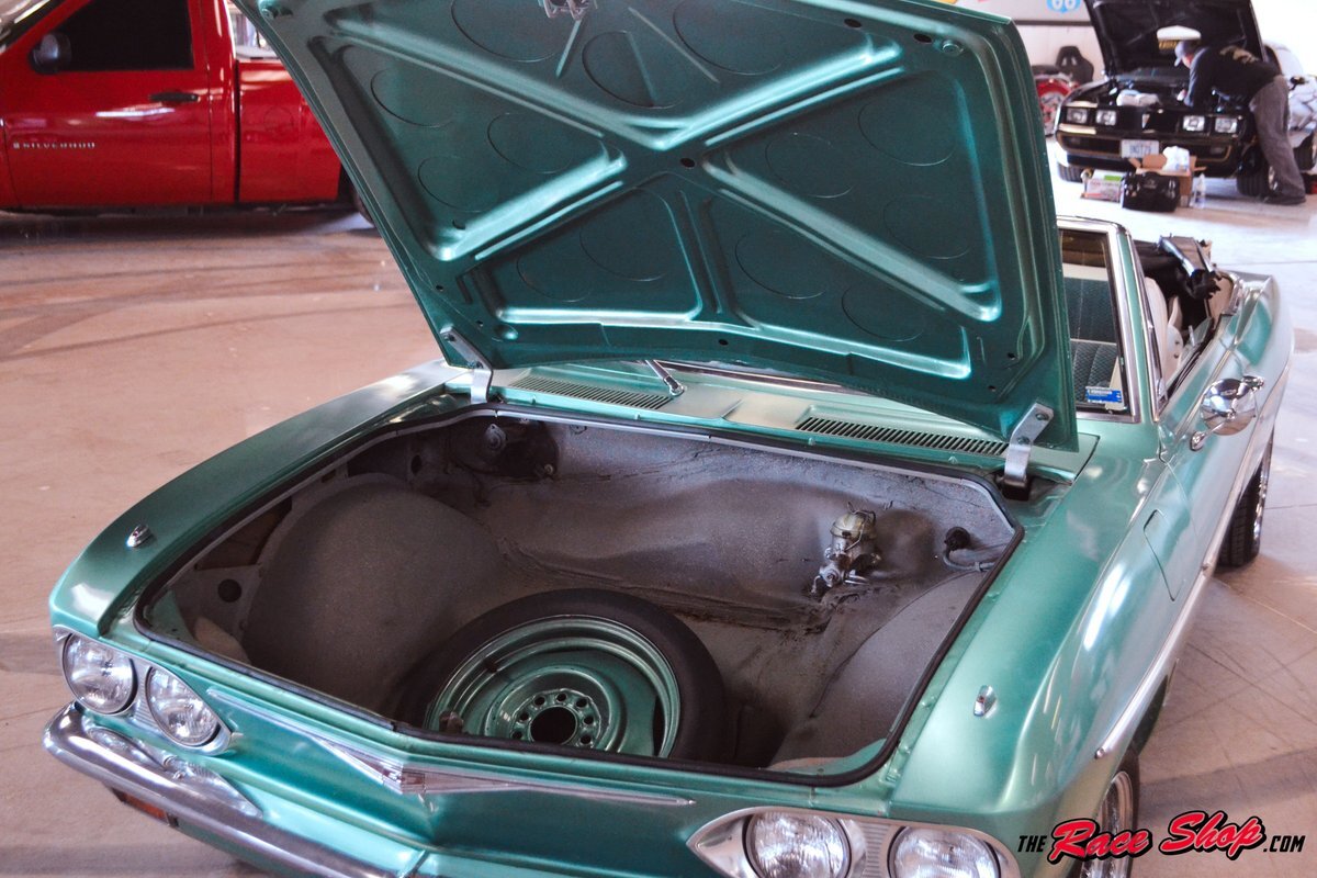 Chevrolet-Corvair-1965-Convertible-28