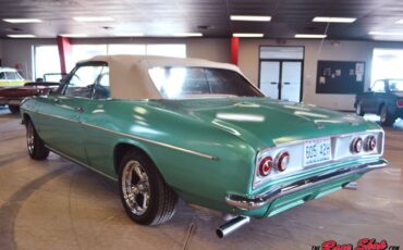 Chevrolet-Corvair-1965-Convertible-4
