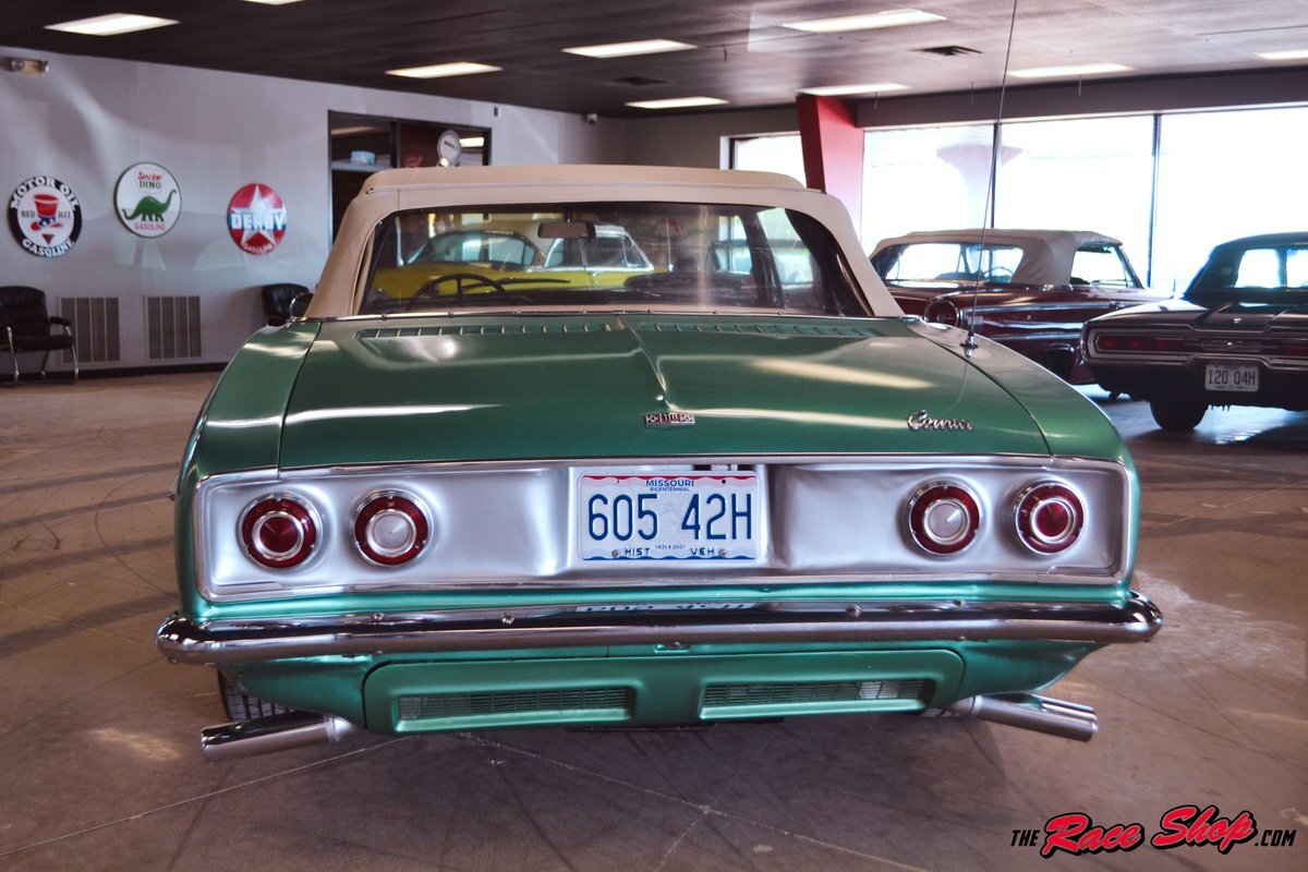 Chevrolet-Corvair-1965-Convertible-5