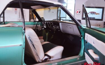 Chevrolet-Corvair-1965-Convertible-8