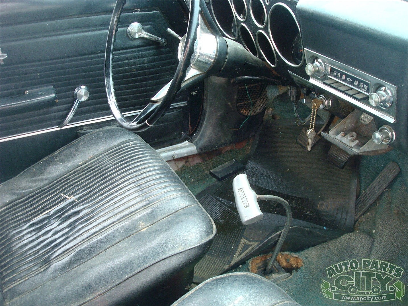 Chevrolet-Corvair-1965-Coupe-10