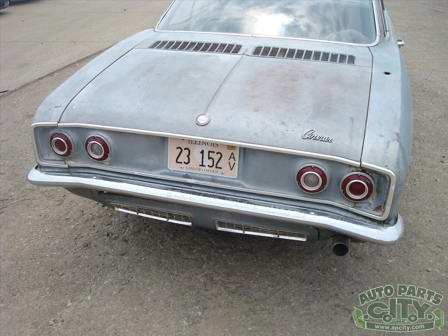 Chevrolet-Corvair-1965-Coupe-11