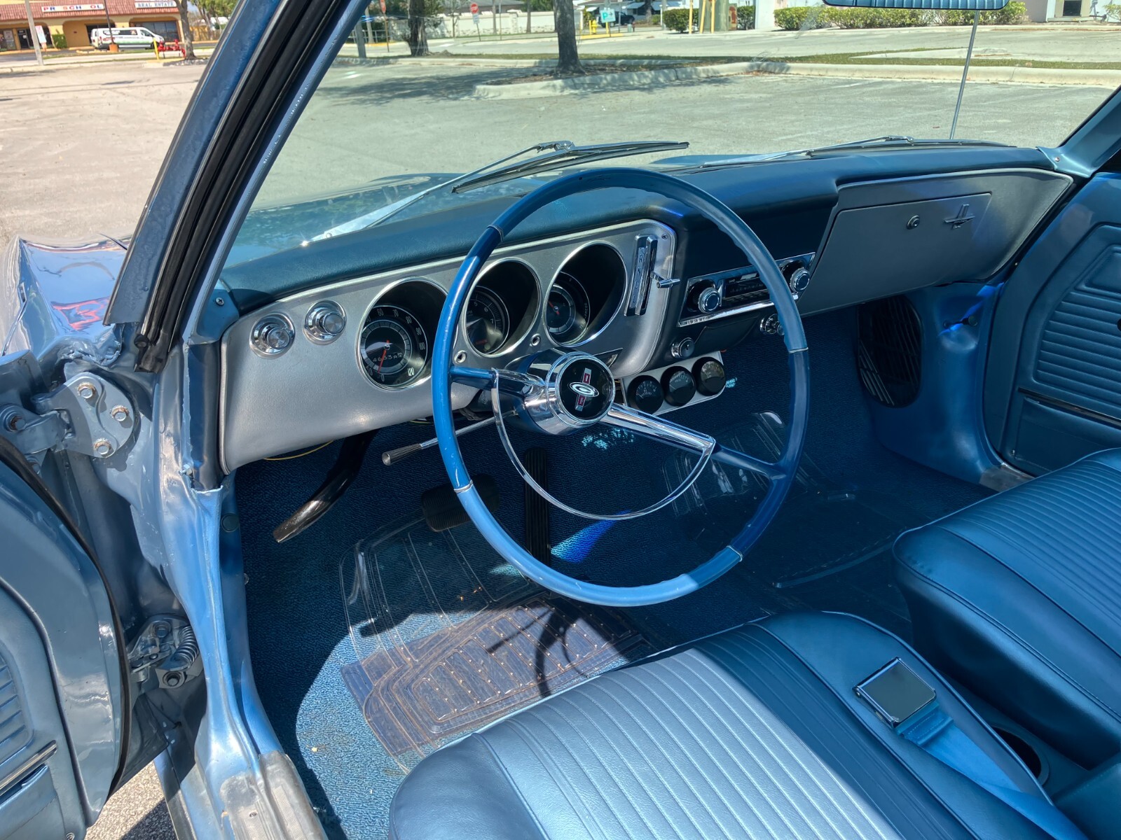 Chevrolet-Corvair-1965-Coupe-18