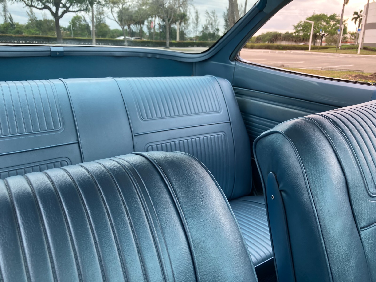 Chevrolet-Corvair-1965-Coupe-20