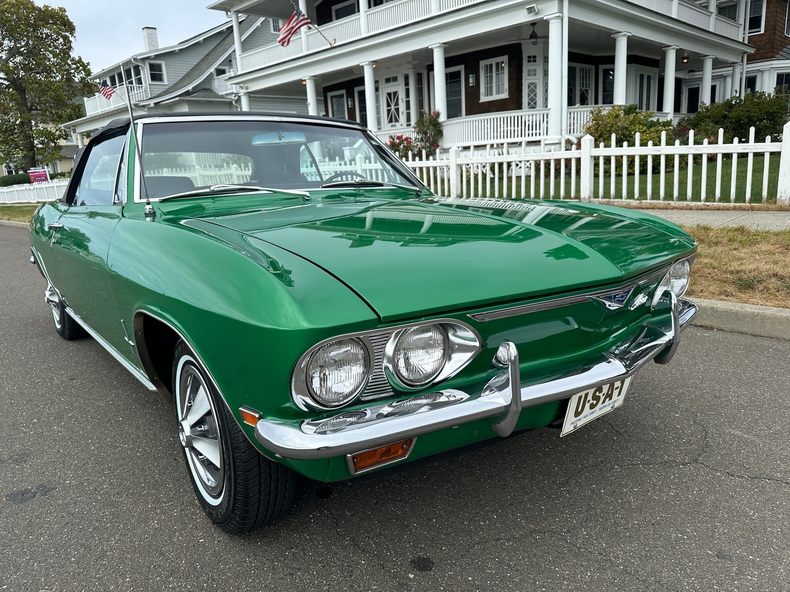 Chevrolet-Corvair-1969-Convertible-2