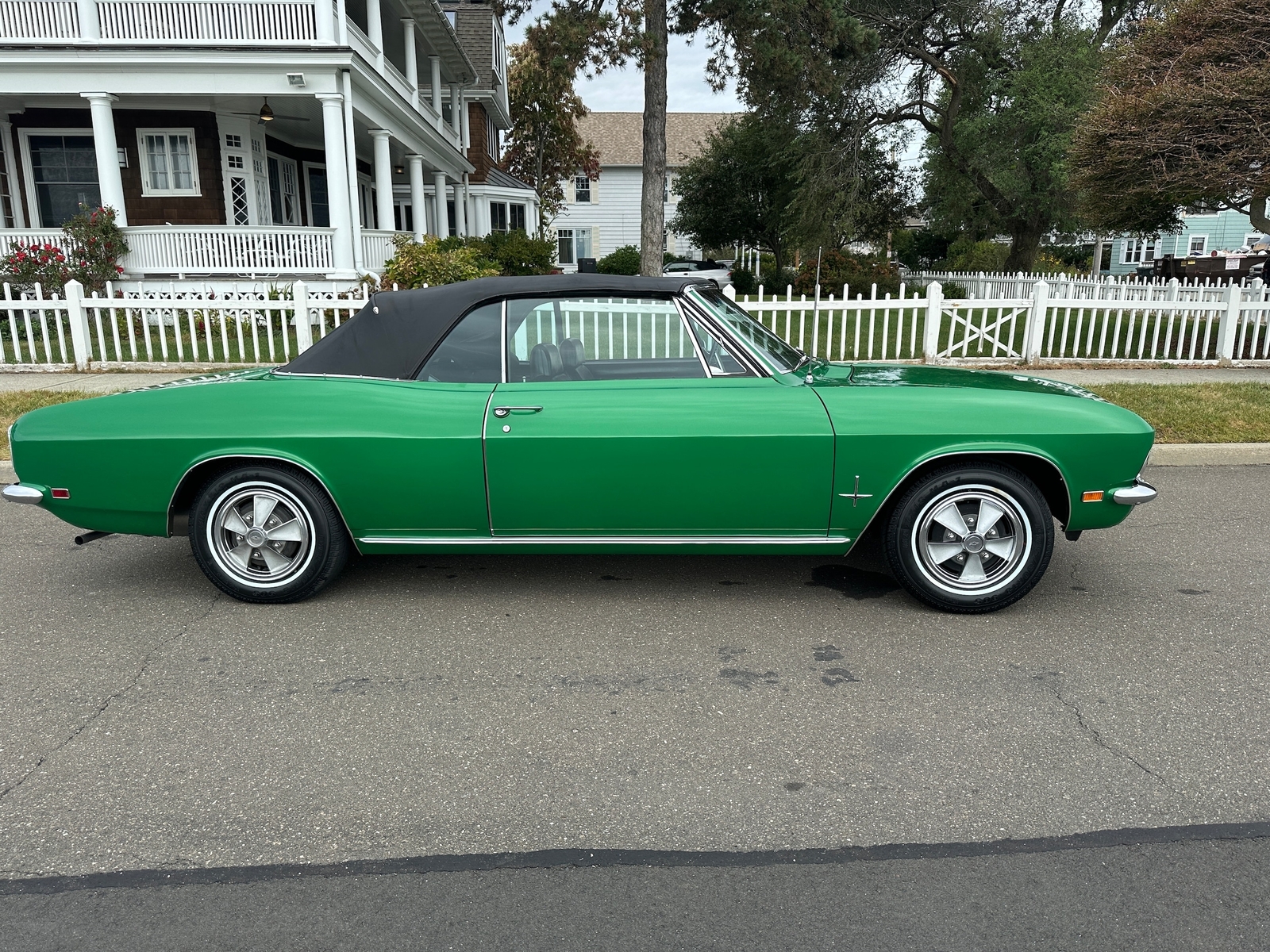 Chevrolet-Corvair-1969-Convertible-3
