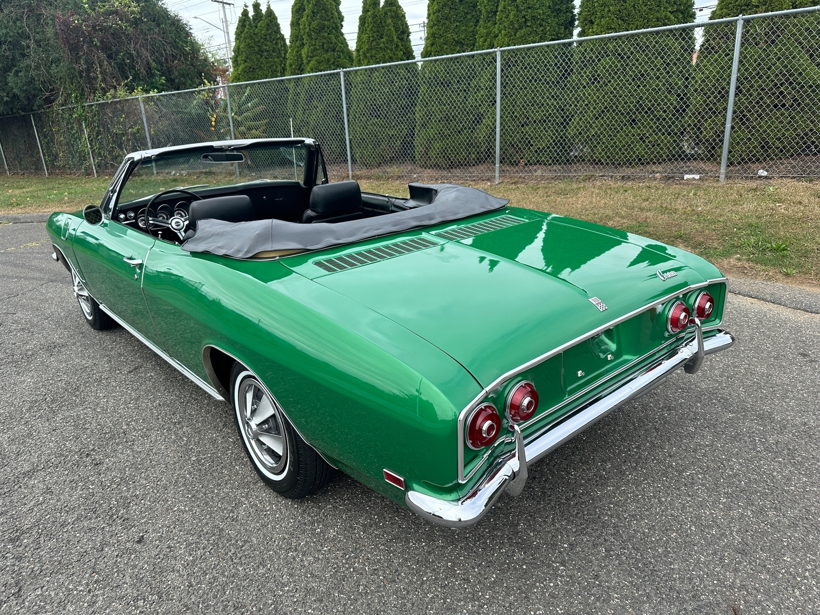 Chevrolet-Corvair-1969-Convertible-9