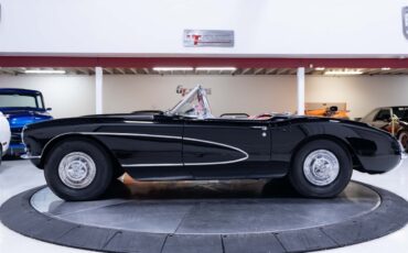 Chevrolet-Corvette-1956-Convertible-1