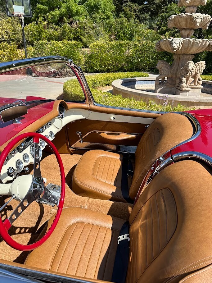 Chevrolet-Corvette-1957-Convertible-11