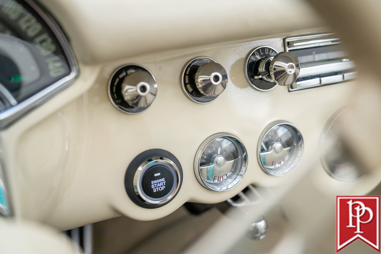 Chevrolet-Corvette-1957-Convertible-11