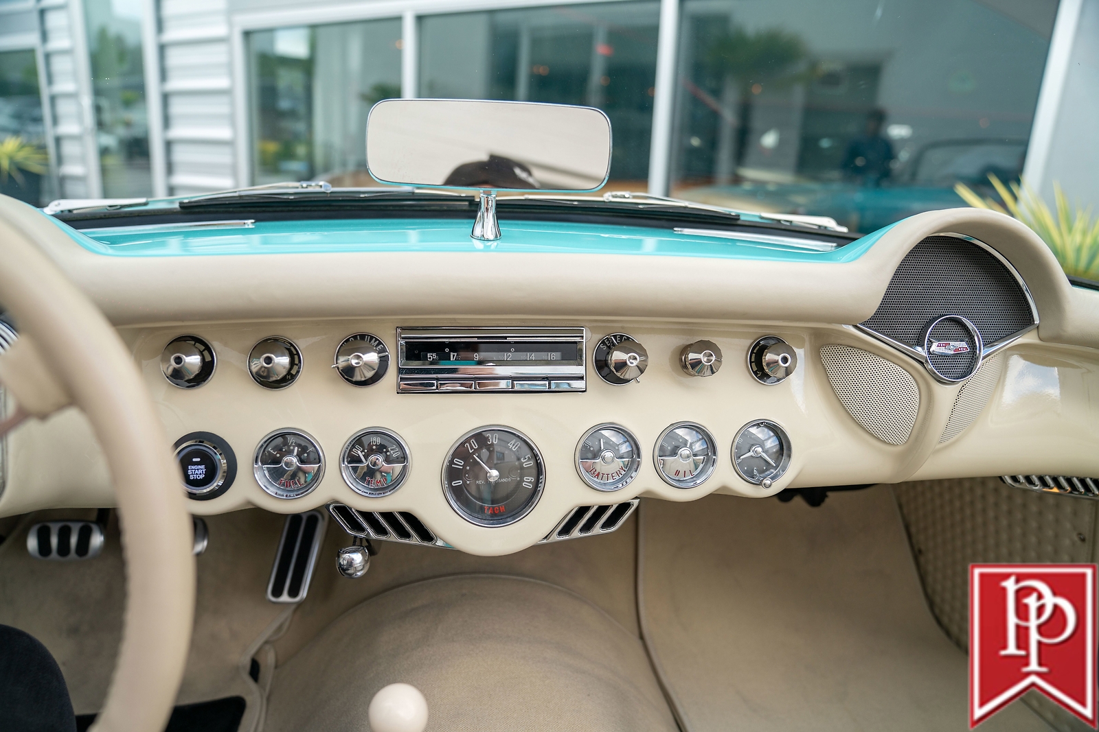Chevrolet-Corvette-1957-Convertible-12