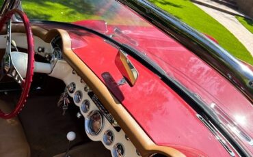 Chevrolet-Corvette-1957-Convertible-15