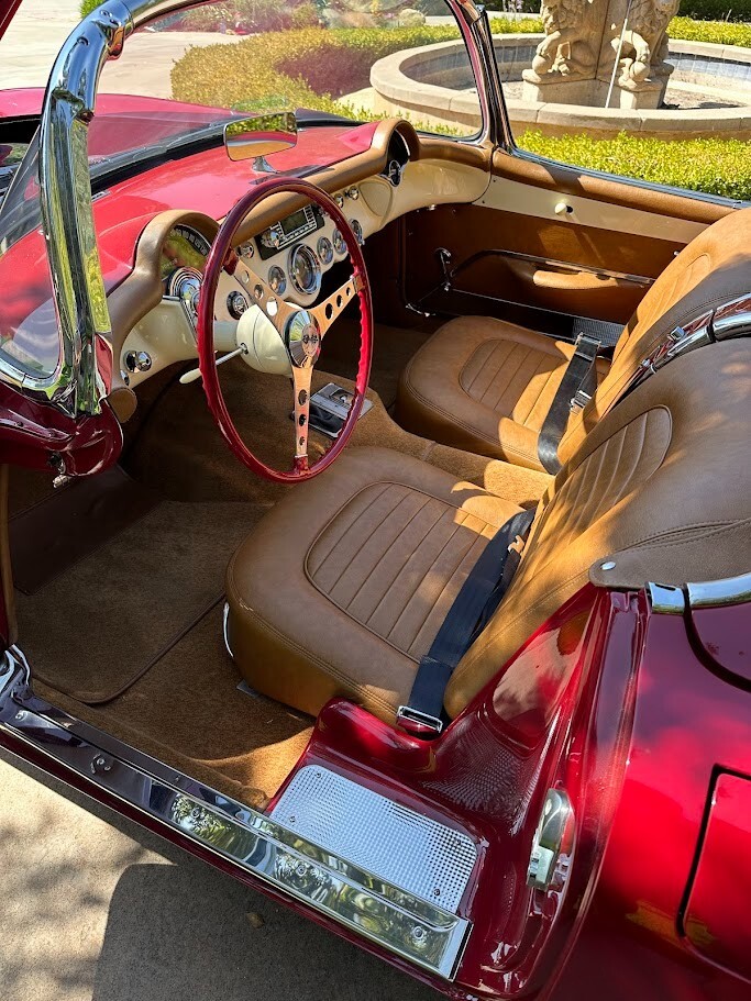 Chevrolet-Corvette-1957-Convertible-16