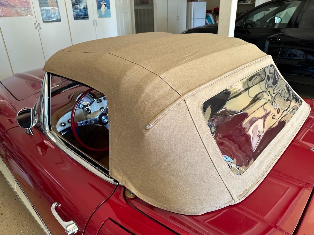 Chevrolet-Corvette-1957-Convertible-17