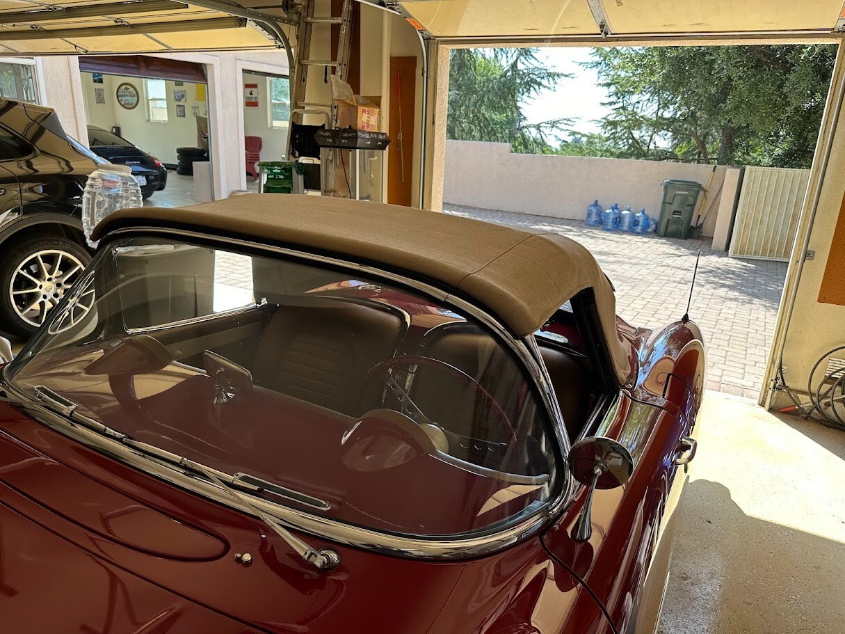 Chevrolet-Corvette-1957-Convertible-18