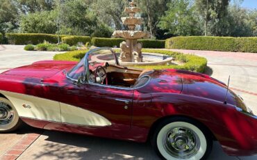 Chevrolet-Corvette-1957-Convertible-3