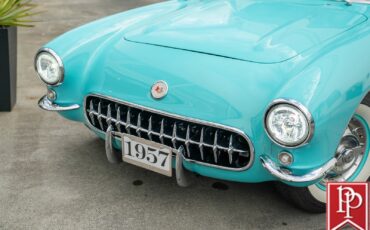 Chevrolet-Corvette-1957-Convertible-4