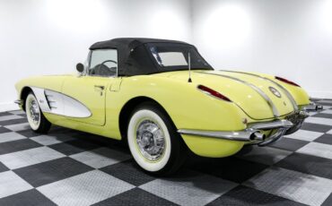 Chevrolet-Corvette-1958-Convertible-11