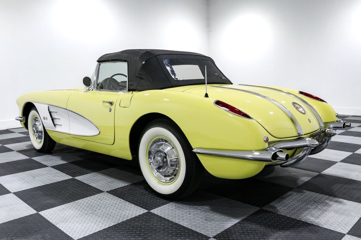 Chevrolet-Corvette-1958-Convertible-11