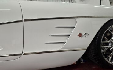 Chevrolet-Corvette-1958-Convertible-11