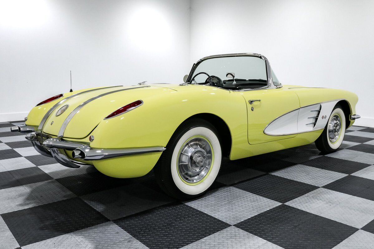 Chevrolet-Corvette-1958-Convertible-13