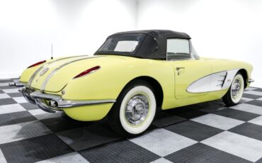 Chevrolet-Corvette-1958-Convertible-15