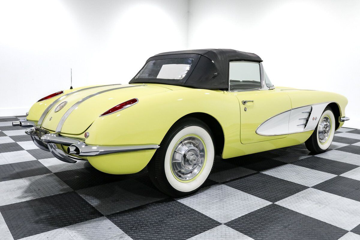 Chevrolet-Corvette-1958-Convertible-15