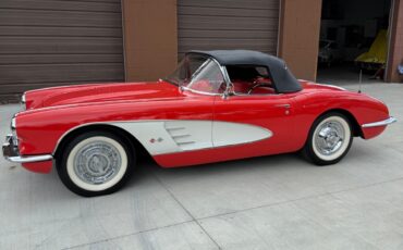 Chevrolet-Corvette-1958-Convertible-2