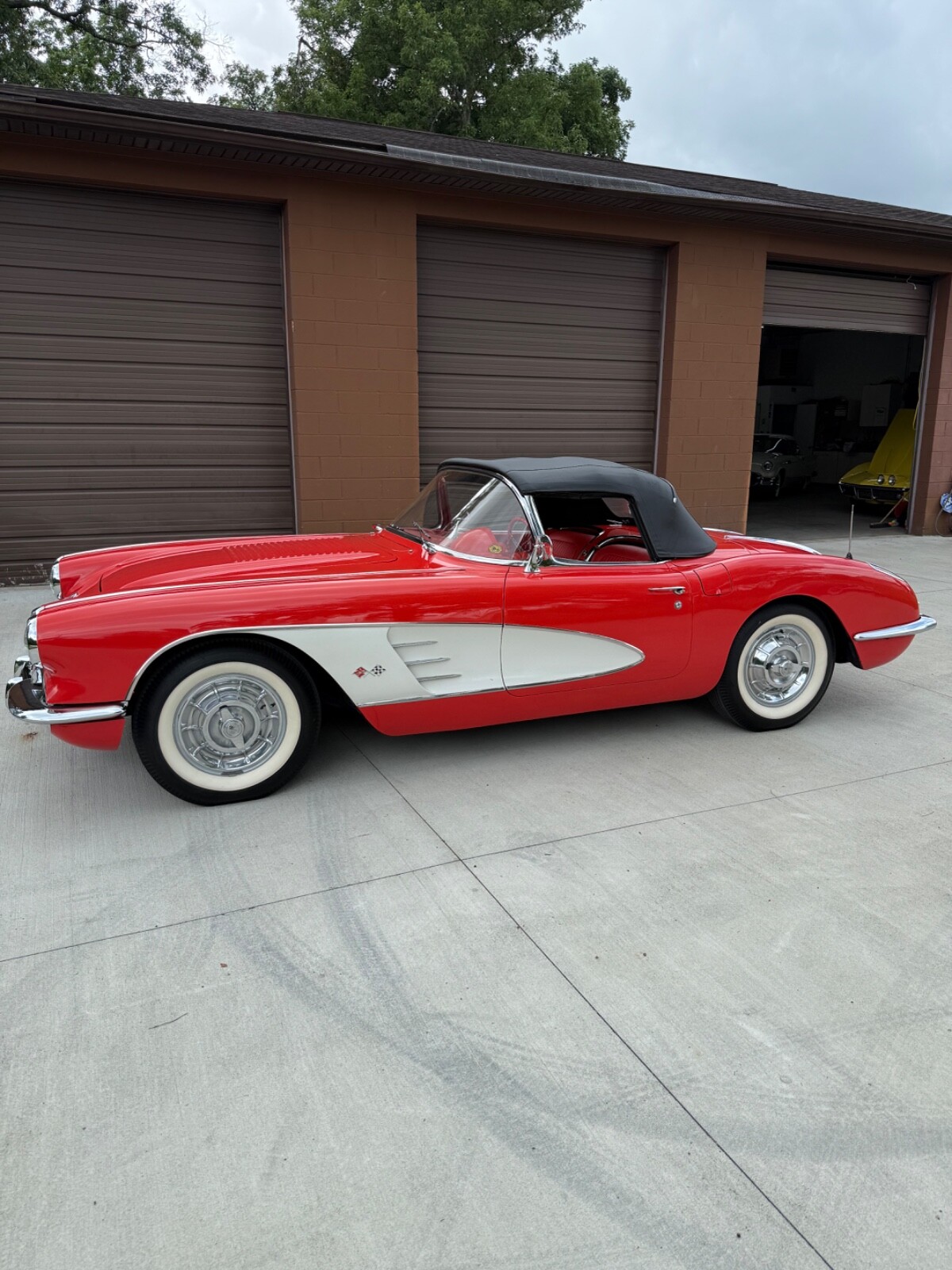 Chevrolet-Corvette-1958-Convertible-2