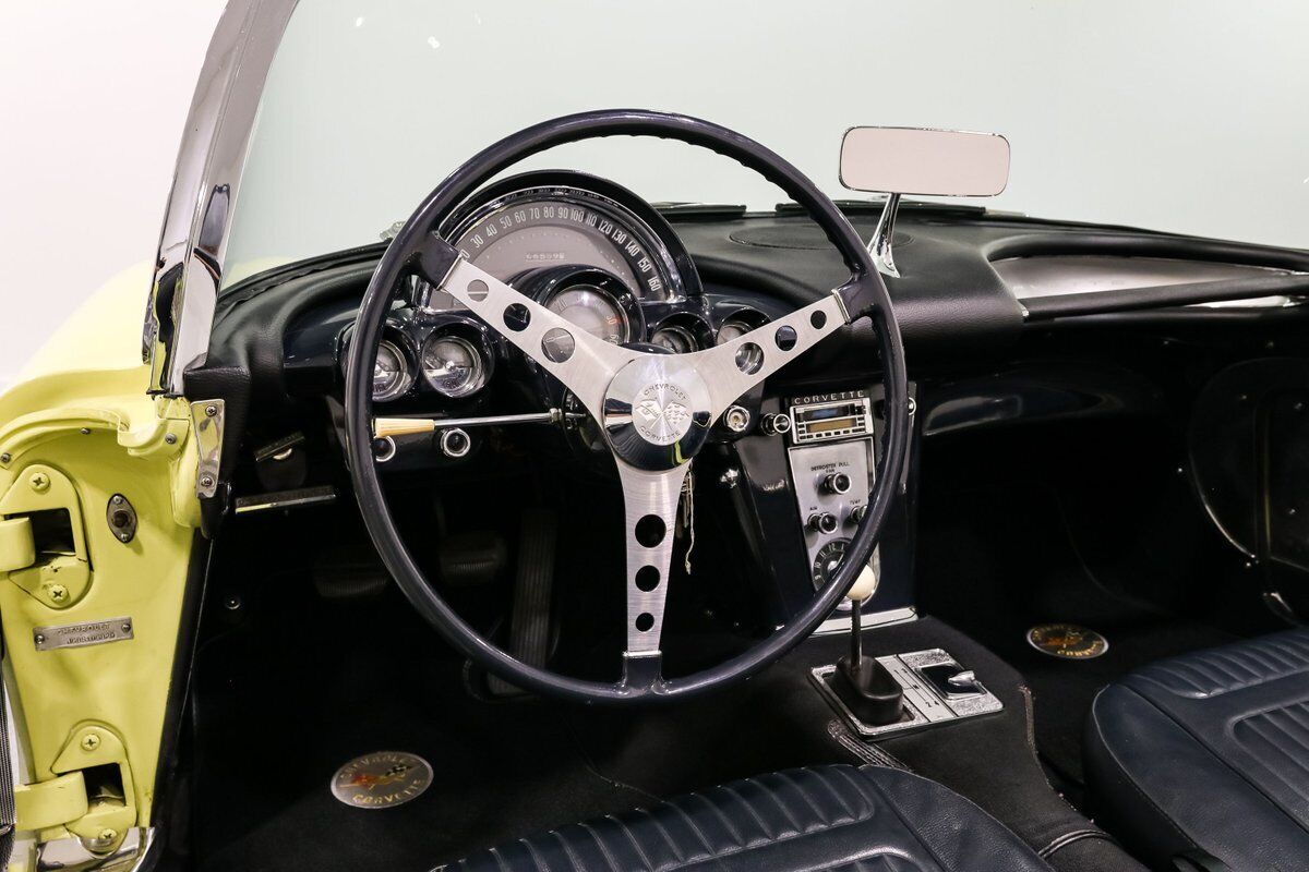 Chevrolet-Corvette-1958-Convertible-23