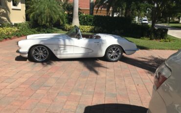 Chevrolet-Corvette-1958-Convertible-24