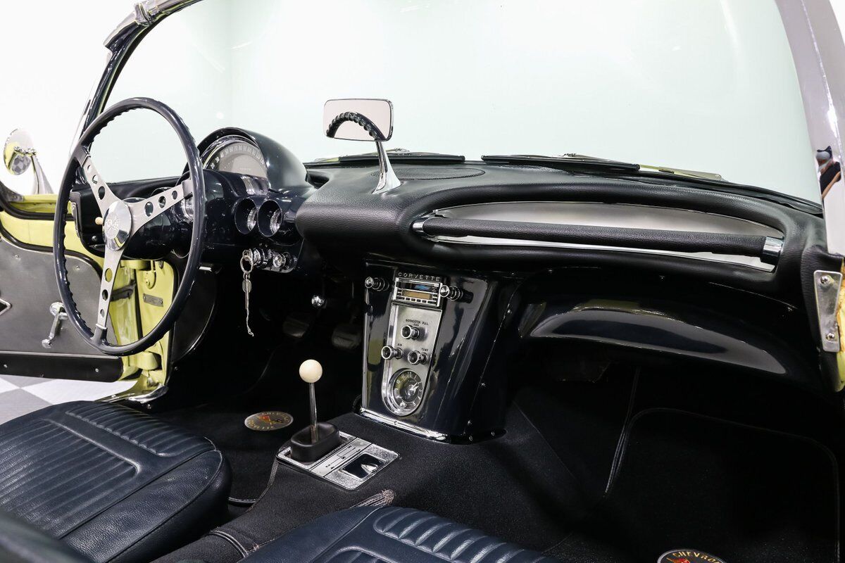 Chevrolet-Corvette-1958-Convertible-26