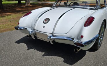 Chevrolet-Corvette-1958-Convertible-3
