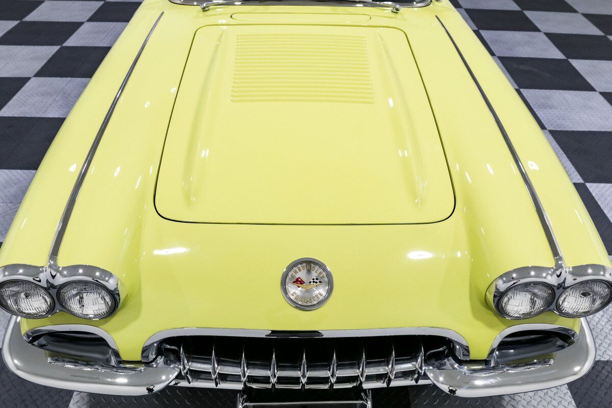 Chevrolet-Corvette-1958-Convertible-4