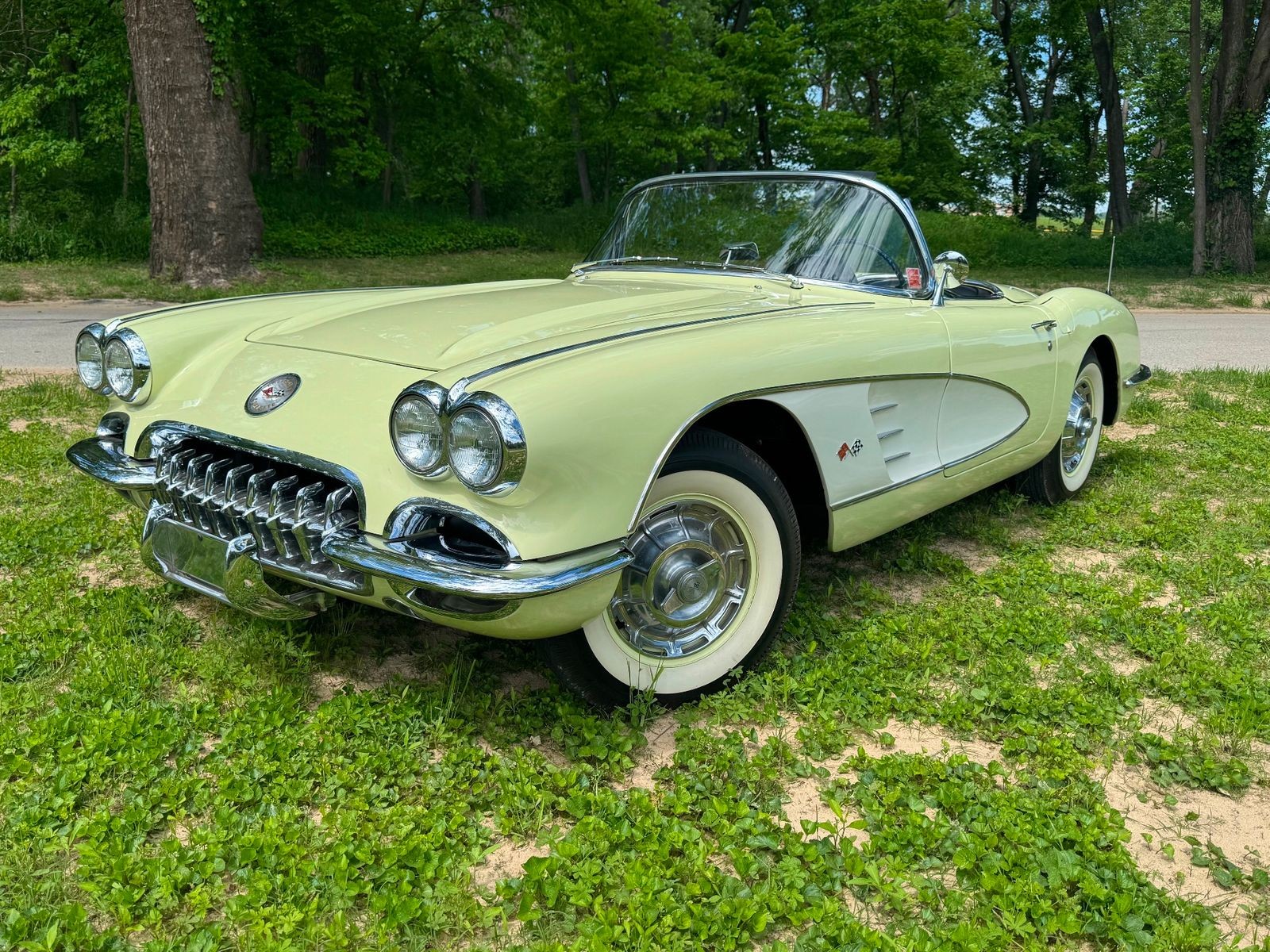 Chevrolet-Corvette-1959-Convertible-1
