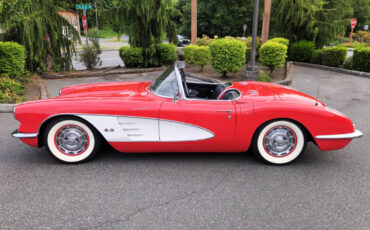 Chevrolet-Corvette-1959-Convertible-3