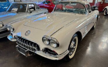 Chevrolet-Corvette-1959-white-1