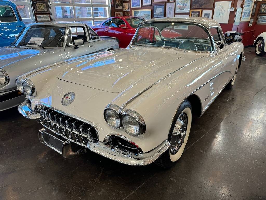 Chevrolet-Corvette-1959-white-1