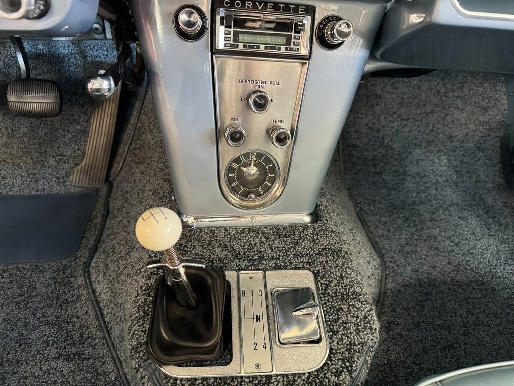 Chevrolet-Corvette-1959-white-12