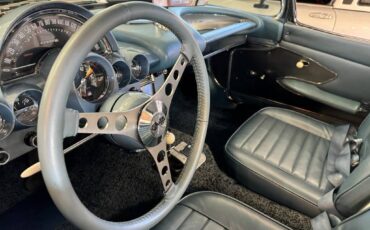 Chevrolet-Corvette-1959-white-15